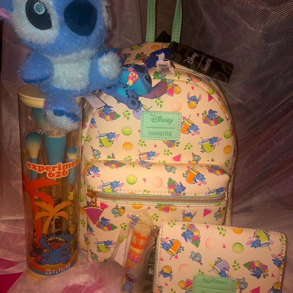 Fruit drinks baby Stitch Loungefly bundle - Picture 7 of 7